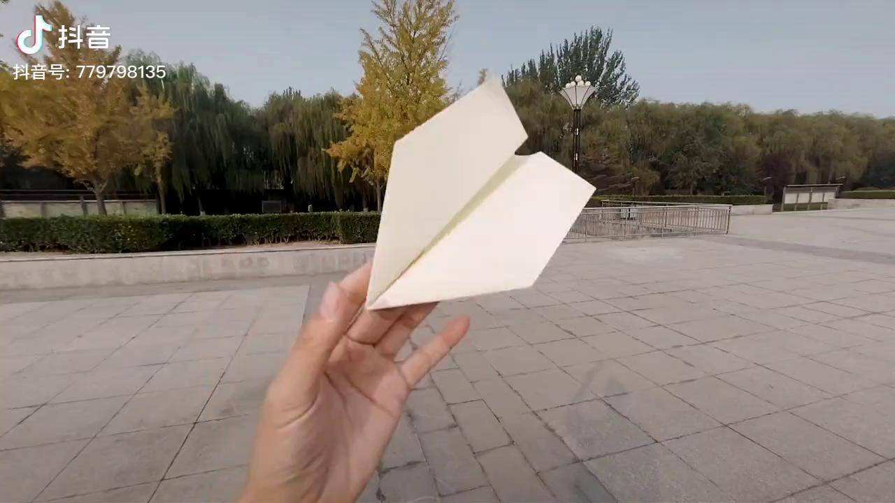 [回旋纸飞机]回旋纸飞机折法简单易学