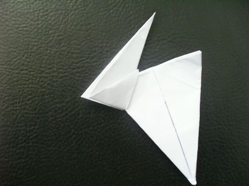 [播放纸飞机怎么做]播放简单纸飞机教程