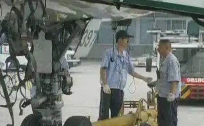 [小飞机事件]八十年代小飞机事件