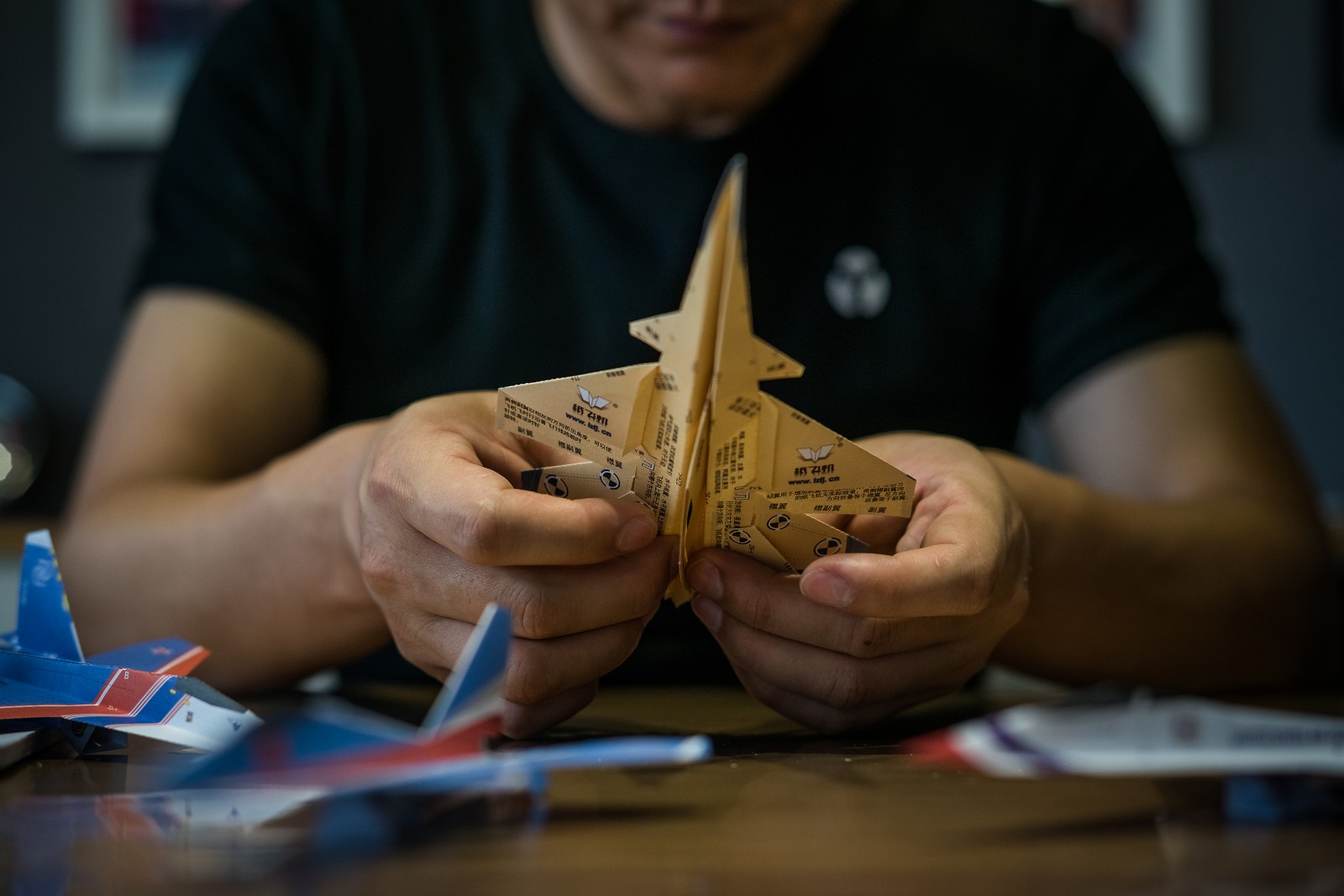 包含纸飞机怎么调成中文版了叔叔微信的词条
