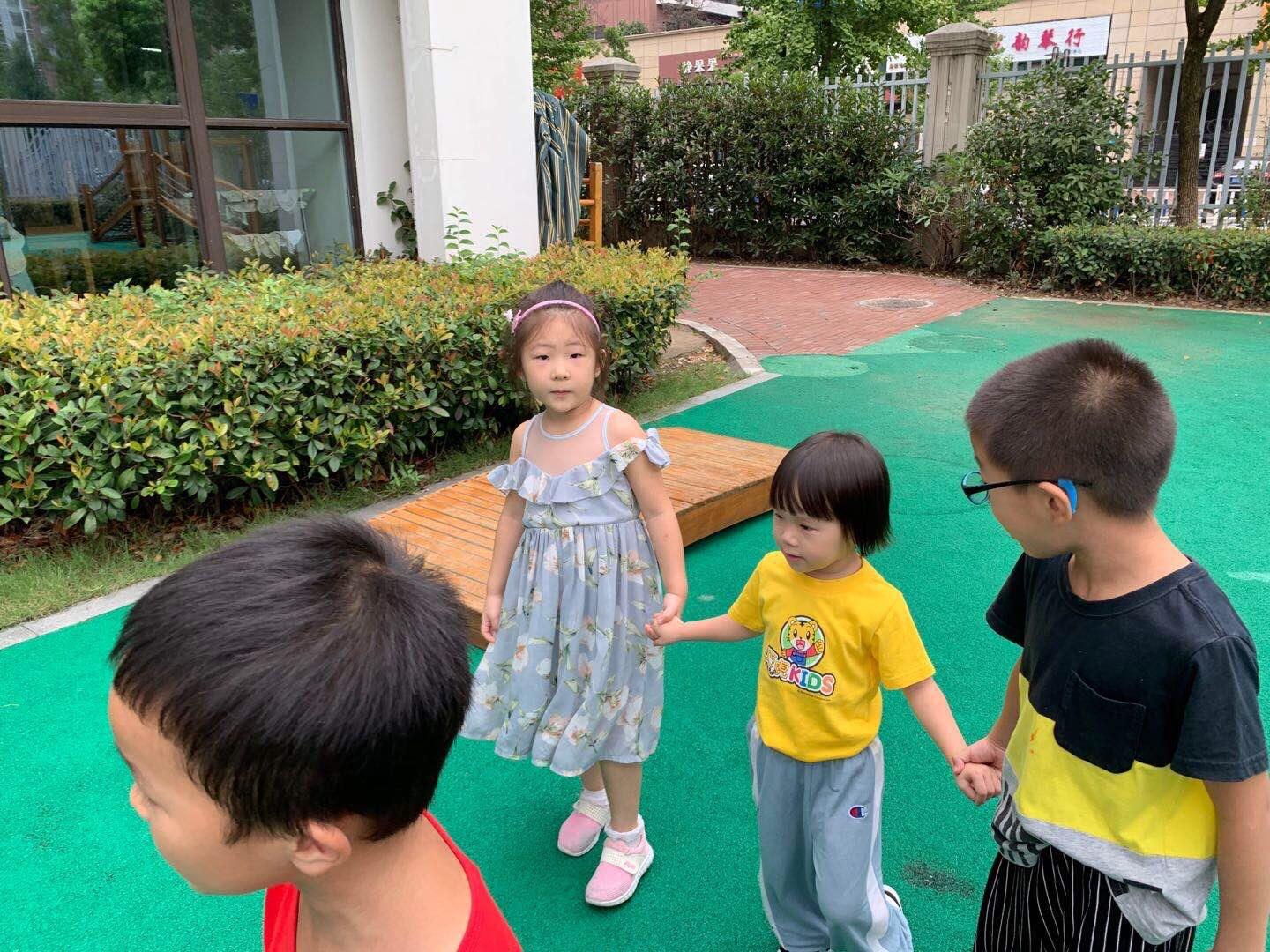 关于纸飞机中文语言包聪聪的信息