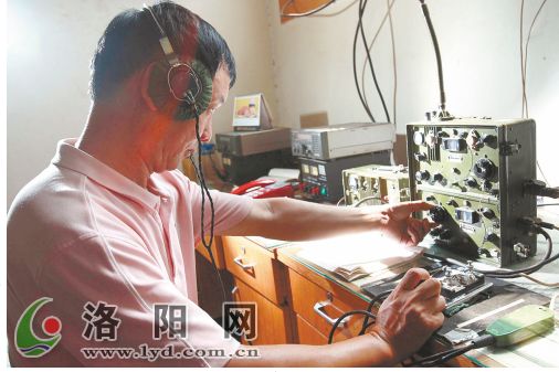 现在军方还使用电报吗-现在部队发电报的电报机