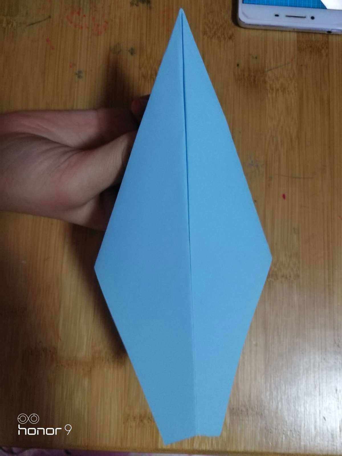 播放纸飞机的过程-播放纸飞机的制作过程