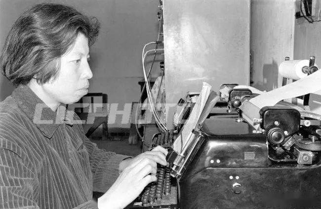 电报表情包制作-电报怎么添加表情包
