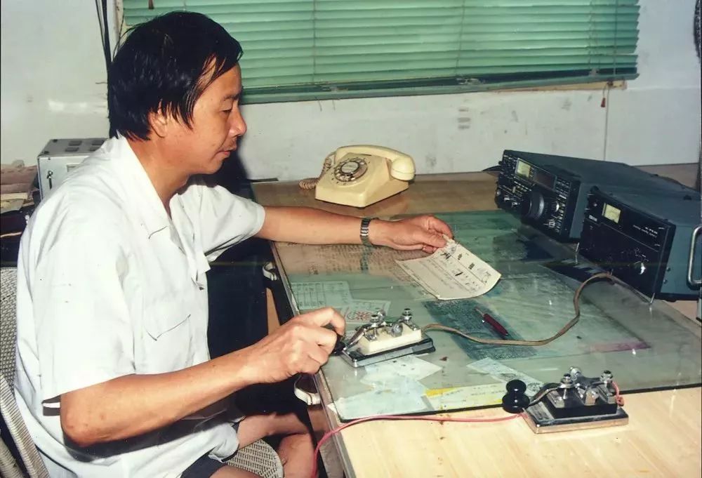 电报靠什么发送的-发送电报的机器叫什么