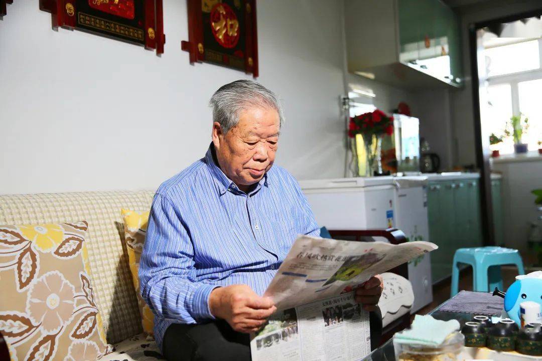 电报员黑一-电报员表情包