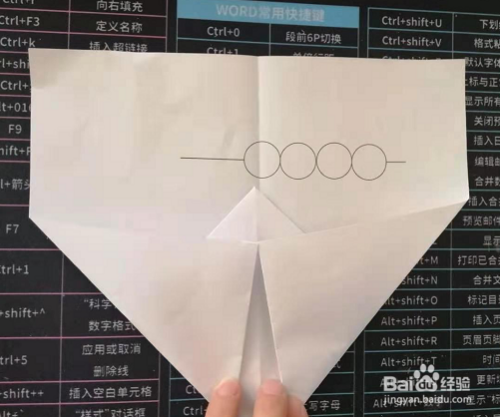 转圈圈纸飞机-转一圈回来的纸飞机