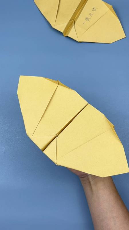 苹果纸飞机改中文教程-苹果版纸飞机怎么调成中文