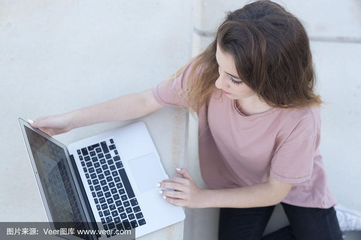 电脑怎么搭梯子，电脑怎么搭梯子是免费的吗